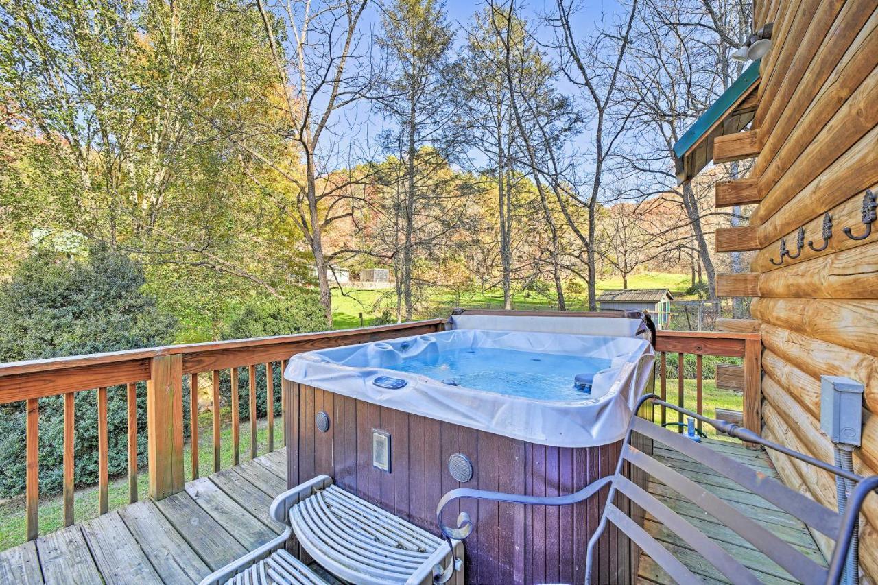 Creekside Bryson City Cabin With Private Hot Tub Exterior photo